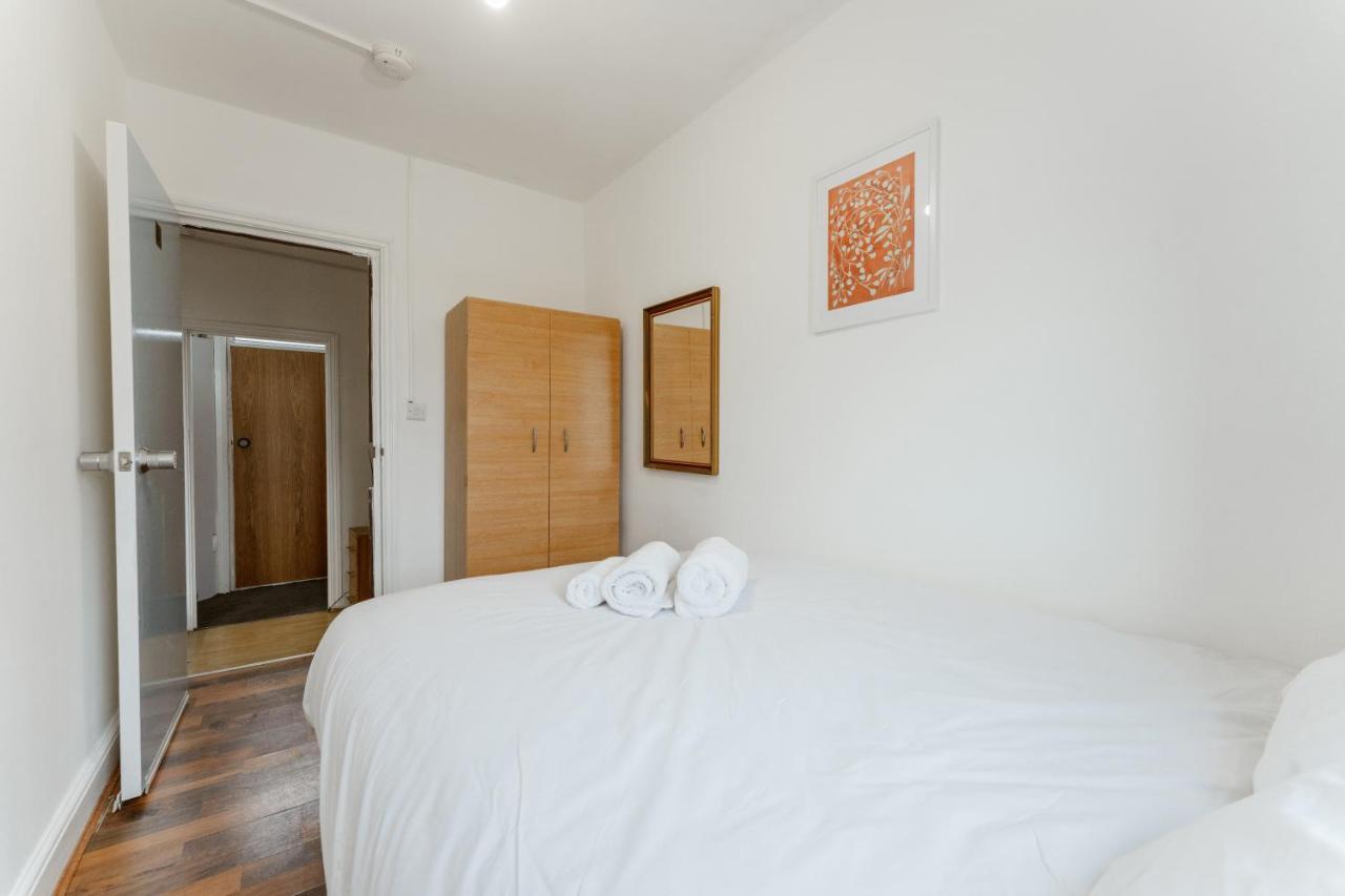 Upton Park Bedrooms 25 Min To Central Londra Exterior foto