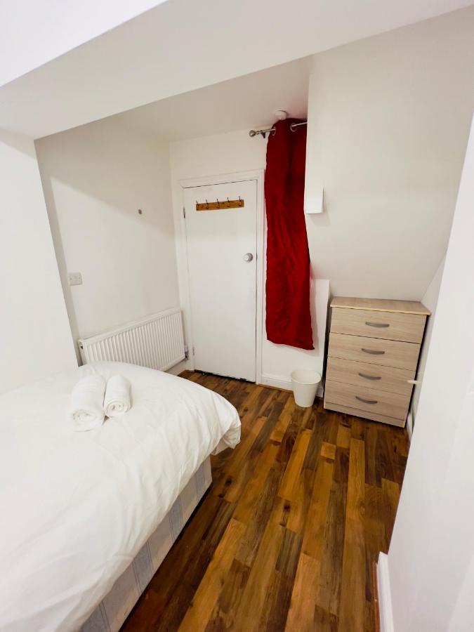 Upton Park Bedrooms 25 Min To Central Londra Exterior foto